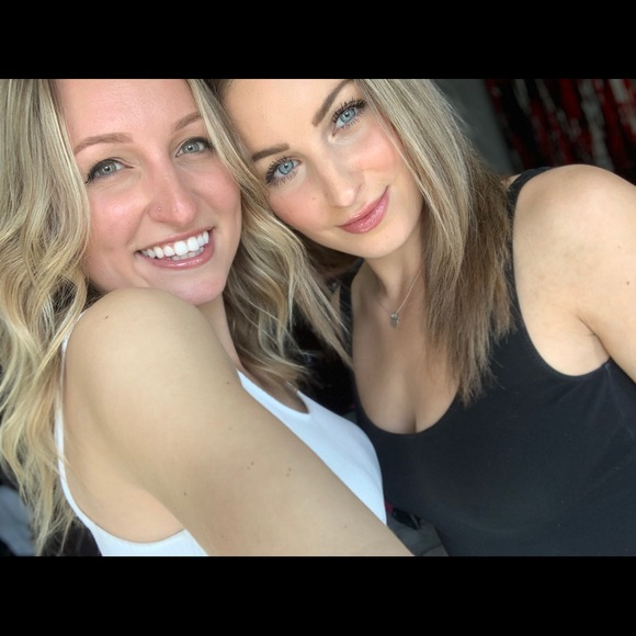 Meet your Posher, Devony - Picture 1 of 1